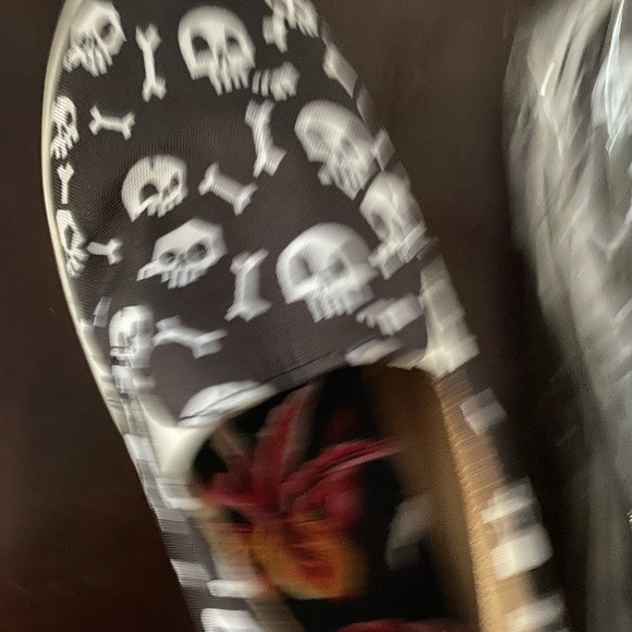 Skull print slip on shoes 5 - Picture 3 of 3
